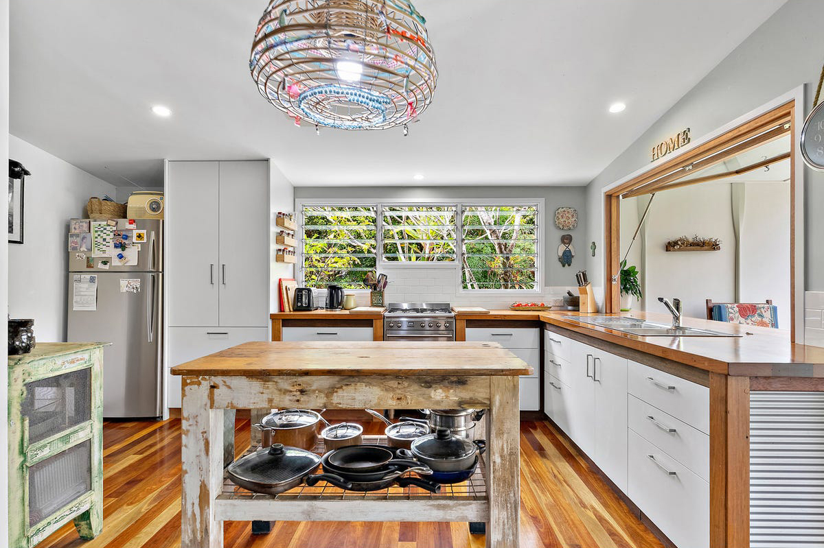 gravity-windows-wide-kitchen-awning-window-designer-window-supply-san-diego
